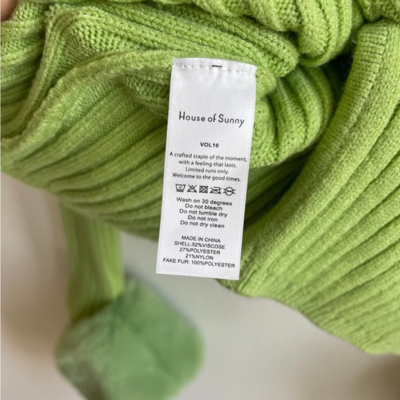 🎈SOLD HOUSE OF SUNNY Lime ribbed cardigan with faux fur cuffs and collar 4 - Picture 14 of 16